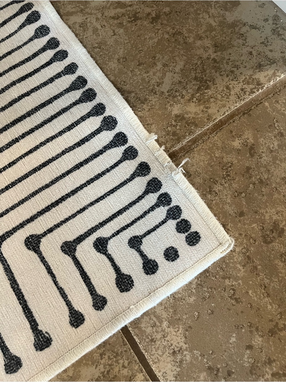 Ruggable Inkdrop black & ivory Jonathan Adler rug - Picture 6 of 10